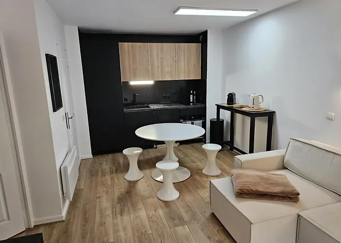 T2 Jean De Luz - Iratzia - 200m - Piscine - Tennis